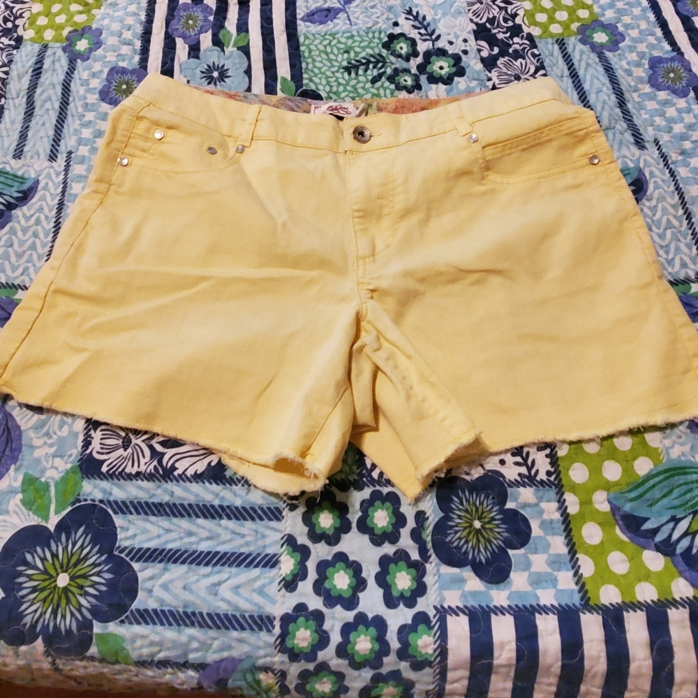Women's Size 14 Yellow Shorts Brand One 5 One